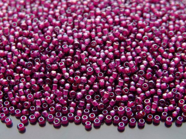 TOHO Seed Beads 1076 Inside Color Grey Magenta 11/0 beads mouse