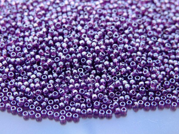 TOHO Seed Beads 115 Transparent Amethyst Luster 11/0 beads mouse