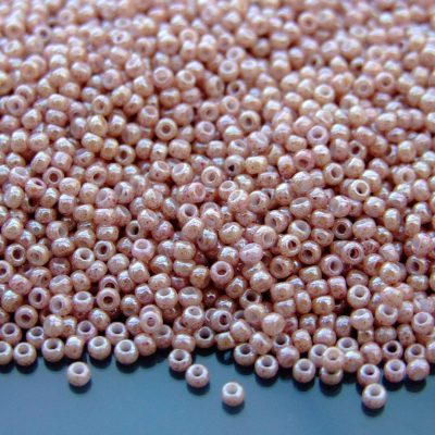 TOHO Seed Beads 1201 Marbled Opaque Beige Pink 11/0 beads mouse