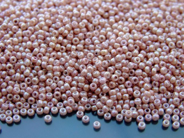 TOHO Seed Beads 1201 Marbled Opaque Beige Pink 11/0 beads mouse