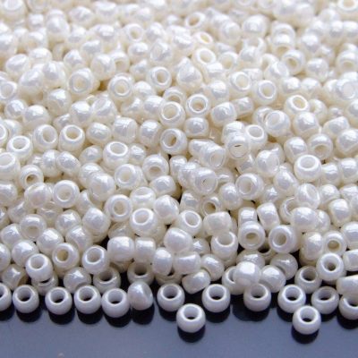 TOHO Seed Beads 122 Opaque Navajo White Luster 8/0 beads mouse