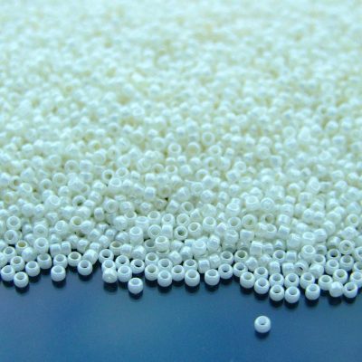10g 122 Opaque Navajo White Luster Toho Seed Beads Size 15/0 1.5mm Michael's UK Jewellery
