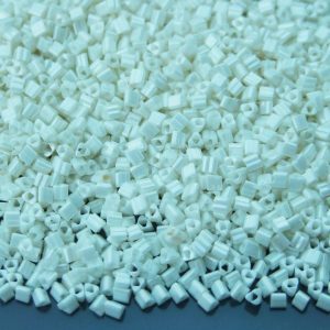 10g TOHO Beads Triangle 122 Opaque Navajo White Luster 11/0 beads mouse