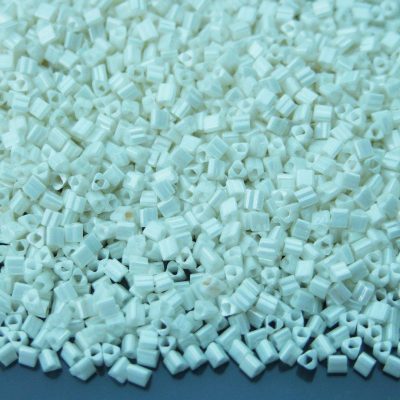TOHO Triangle Beads 122 Opaque Navajo White Luster 11/0 beadsmouse.co.uk