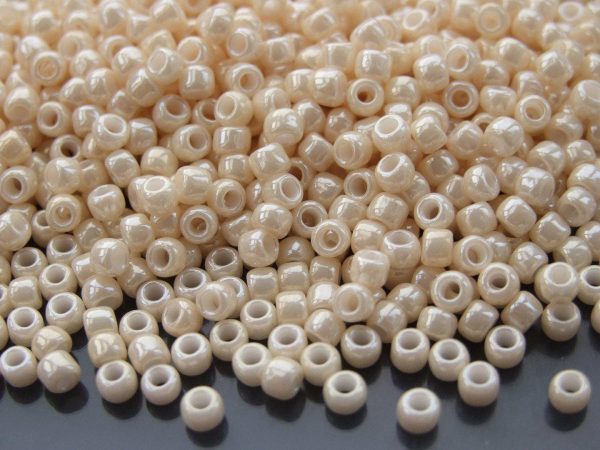 10g 123 Opaque Light Beige Luster Toho Seed Beads 6/0 4mm Michael's UK Jewellery