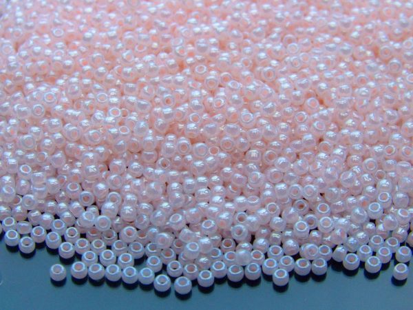 TOHO Seed Beads 145L Ceylon Soft Pink 11/0 beads mouse