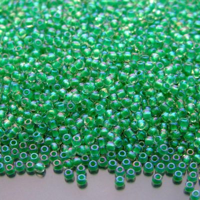 TOHO Seed Beads 187 Inside Color Crystal Shamrock Lined 11/0 beads mouse