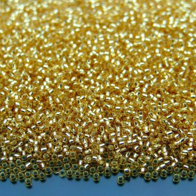 10g 22 Silver Lined Light Topaz Toho Seed Beads 15/0 1.5mm Michael's UK Jewellery