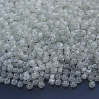 TOHO Seed Beads 2500 Reflection White 8/0 beads mouse