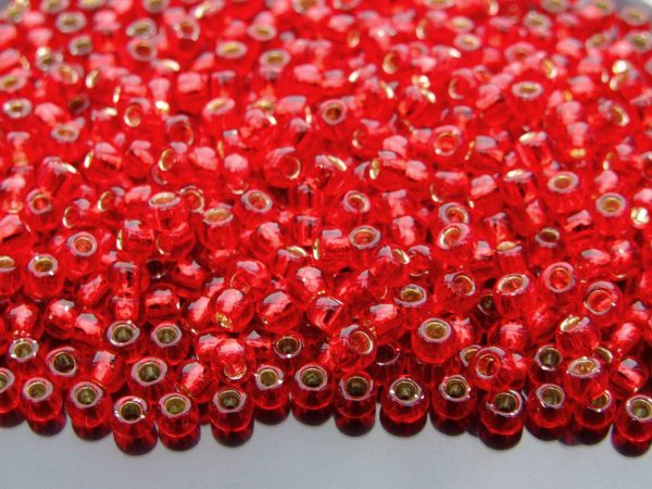 TOHO Seed Beads 25C Silver Lined Ruby 6/0 beads mouse
