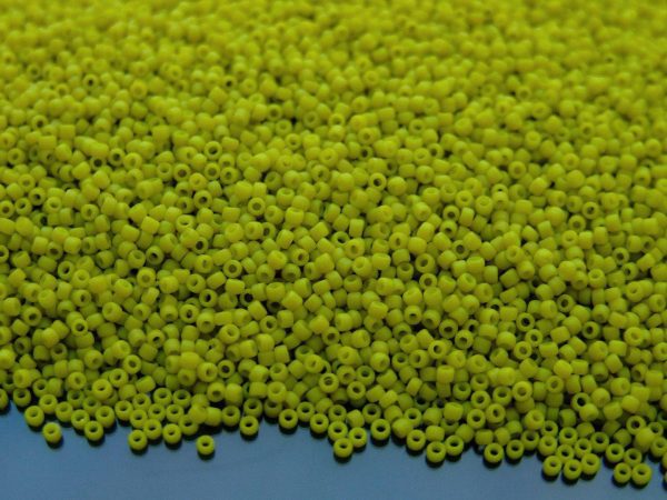 10g 2600F Semi Glazed Lemongrass Toho Seed Beads 15/0 1.5mm Michael's UK Jewellery