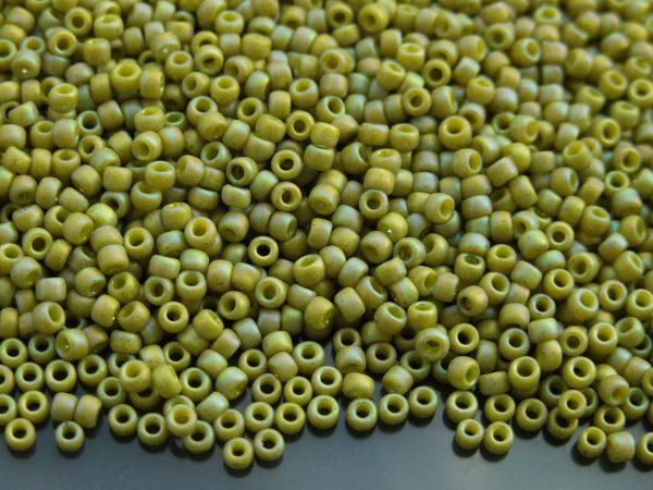 TOHO Seed Beads 2630F Semi Glazed Rainbow Lemongrass 8/0 beads mouse