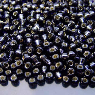 TOHO Seed Beads 29C Dark Silver Lined Black Diamond 6/0 beads mouse