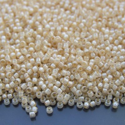 TOHO TAKUMI Beads 352 Inside Color Crystal Light Jonquil Lined beads mouse