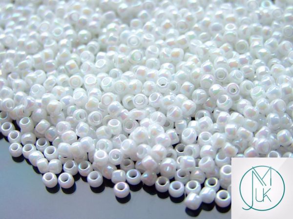 TOHO Seed Beads 401 Opaque White Rainbow 8/0 beads mouse