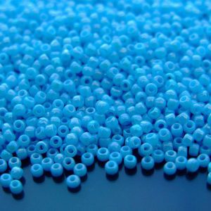 TOHO Seed Beads 403 Opaque Rainbow Blue Turquoise 11/0 beads mouse