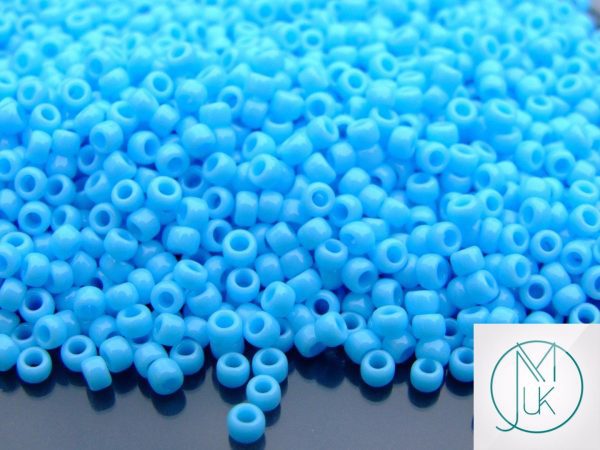 TOHO Seed Beads 43 Opaque Blue Turquoise 8/0 beads mouse