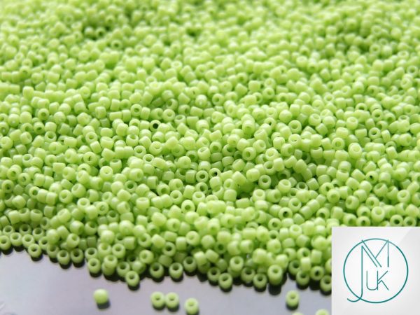 10g 44 Sour Apple Toho Seed Beads 15/0 1.5mm Michael's UK Jewellery