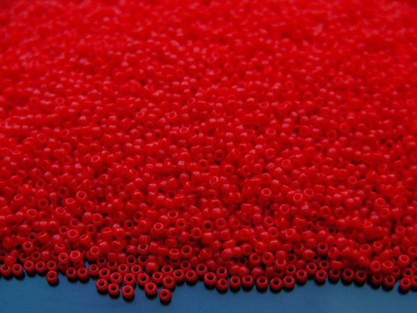 10g 45 Opaque Pepper Red Toho Seed Beads 15/0 1.5mm Michael's UK Jewellery