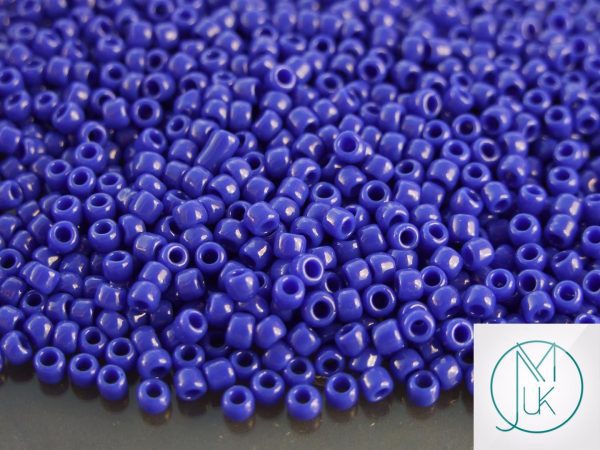 TOHO Seed Beads 48 Opaque Navy Blue 8/0 beads mouse
