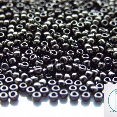 TOHO Seed Beads 49 Opaque Jet 8/0 beads mouse