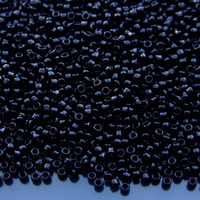 TOHO TAKUMI Beads 49 Opaque Jet beads mouse