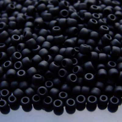 TOHO Seed Beads 49F Opaque Frosted Jet 6/0 beads mouse