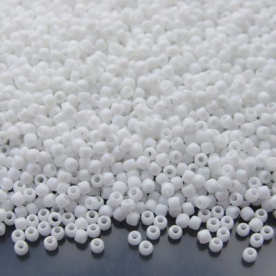 TOHO Seed Beads 761 Matte Color Opaque Rainbow White 11/0 beads mouse