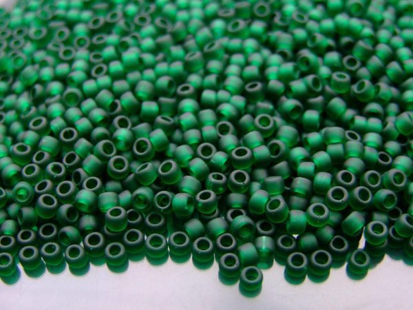TOHO Seed Beads 939F Transparent Green Emerald Frosted 8/0 beads mouse