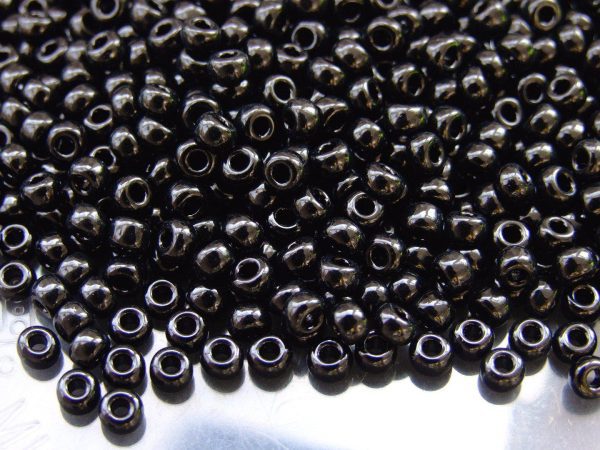 10g 9401 Black Miyuki Seed Beads 6/0 4mm Michael's UK Jewellery