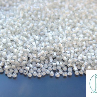 TOHO Seed Beads 981 Inside Color Crystal Snow Lined 11/0 beads mouse