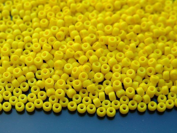 10g Opaque Yellow MATUBO Seed Beads 8/0 3mm Michael's UK Jewellery