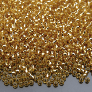 TOHO Seed Beads PF22 PermaFinish Silver Lined Light Topaz 11/0 beads mouse