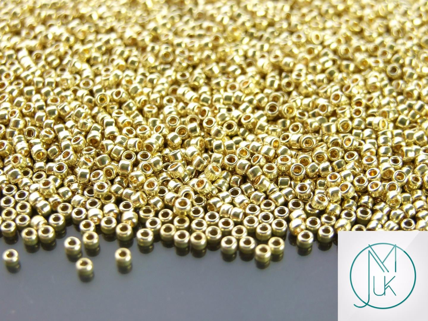 10g PF559 PermaFinish Galvanized Yellow Gold Toho Seed Beads 11/0 2.2mm Michael's UK Jewellery
