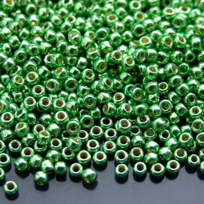 TOHO Seed Beads PF587 PermaFinish Galvanized Green Apple 8/0 beads mouse
