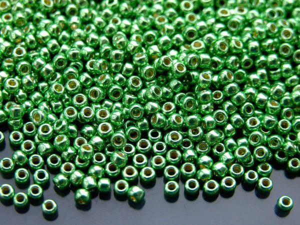 TOHO Seed Beads PF587 PermaFinish Galvanized Green Apple 8/0 beads mouse