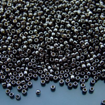 TOHO Seed Beads PF595 PermaFinish Galvanized Cool Gray 11/0 beads mouse