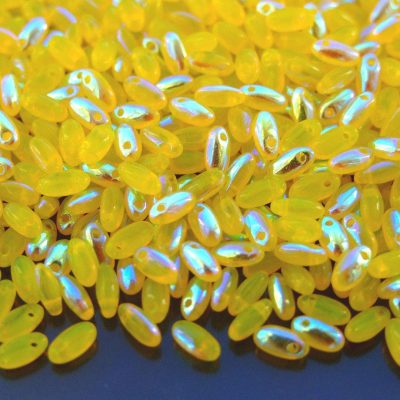 RIZO Czech Pressed Beads Milky Yellow AB beads mouse