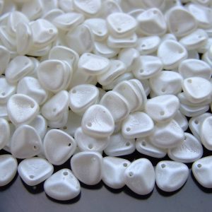 10g Rose Petal Beads Snow Pearl Coat 8x7mm beads mouse