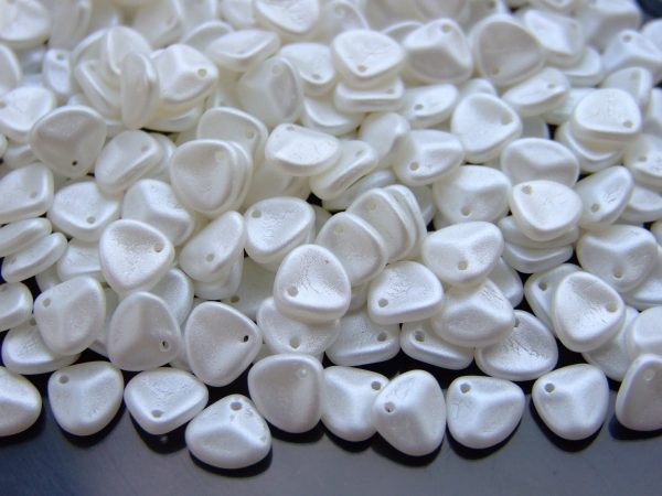10g Rose Petal Beads Snow Pearl Coat 8x7mm beads mouse