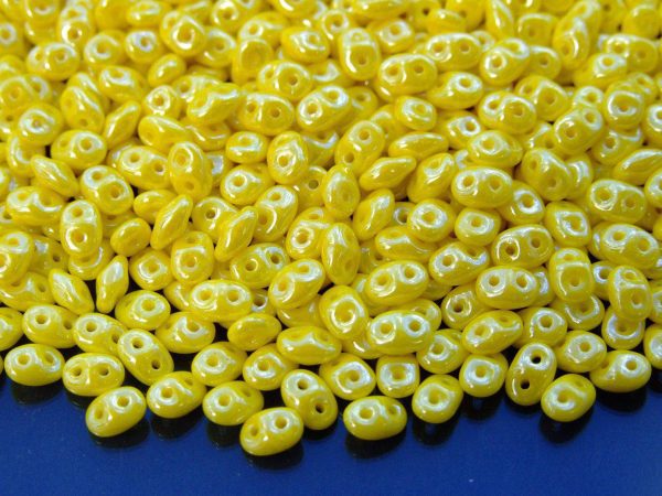 20g MATUBO™ Beads SuperDuo Luster Lemon Opaque Yellow L83120 beads mouse