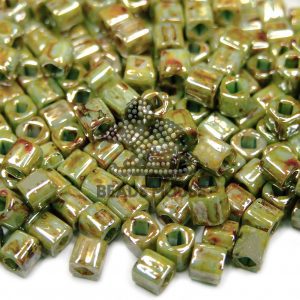 10g Toho Cube Beads Y183 HYBRID Ultra Luster Opaque Green 4mm beads mouse