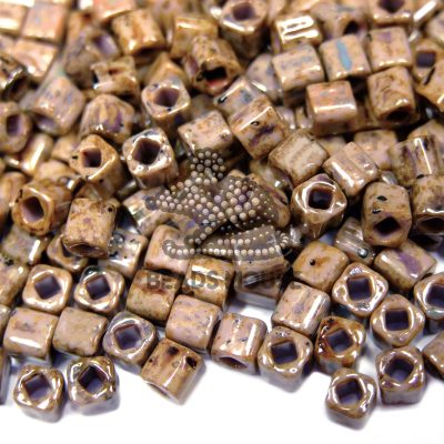 10g Toho Cube Beads Y311 HYBRID Opaque Lavender Picasso 4mm beads mouse