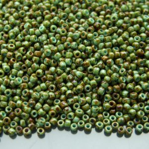 TOHO Seed Beads Y307 HYBRID Turquoise Picasso 11/0 beads mouse