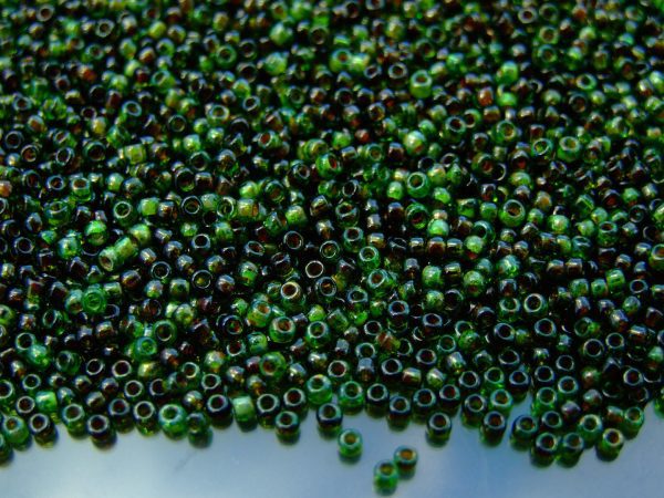 Toho Seed Beads Y318 HYBRID Picasso Transparent Peridot 11/0 beads mouse