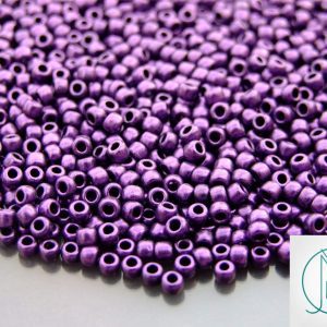 TOHO Seed Beads Y612 HYBRID Metallic Suede Purple 8/0 beads mouse
