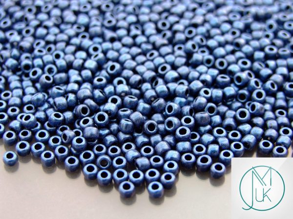 TOHO Seed Beads Y613 HYBRID Metallic Suede Blue 8/0 beads mouse