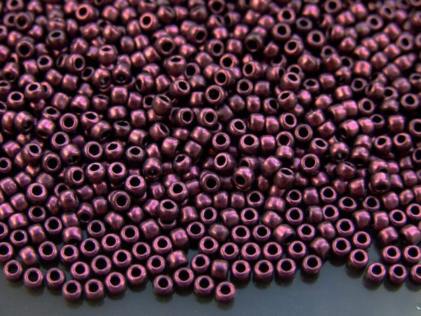 TOHO Seed Beads Y617 HYBRID Metallic Suede Pink 8/0 beads mouse
