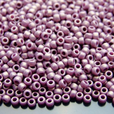 TOHO Seed Beads Y626 HYBRID Sueded Gold Opaque Lavender 8/0 beads mouse
