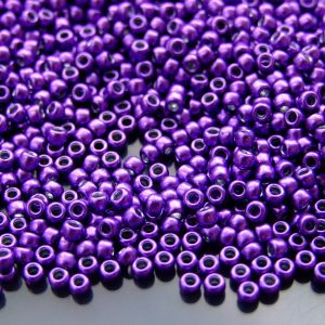 TOHO Seed Beads YPS0013 HYBRID ColorTrends Metalic Bodacious 8/0 beads mouse